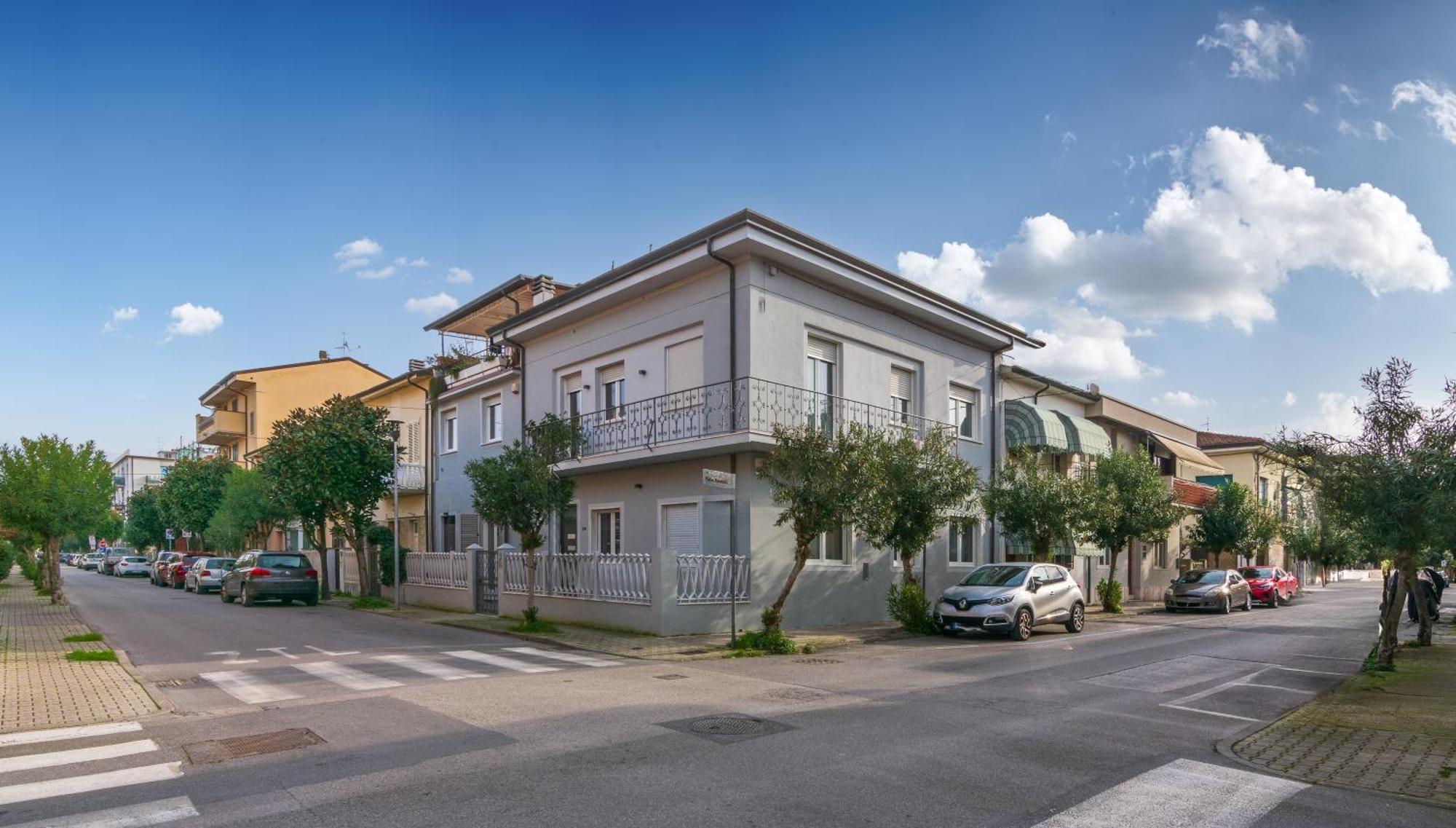 Casa Vacanze Da Antonio Ristrutturata Luglio 2023 Виареджо Экстерьер фото