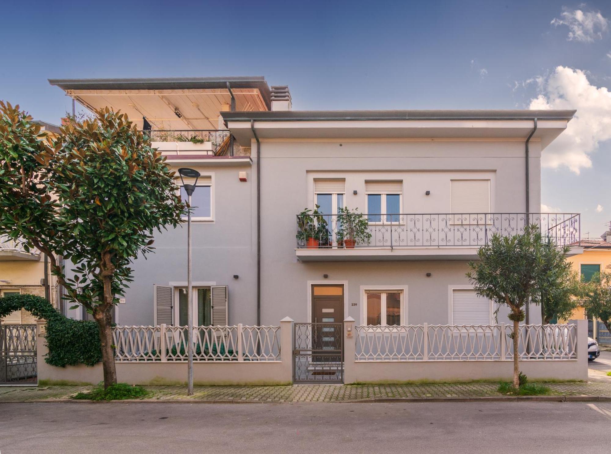 Casa Vacanze Da Antonio Ristrutturata Luglio 2023 Виареджо Экстерьер фото